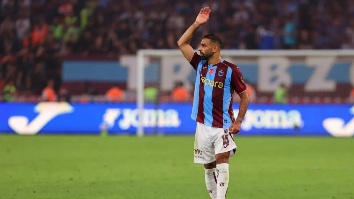 Trabzonspor formasıyla sahada elini kaldıran Muhammed Salah