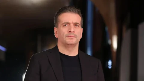 Oyuncu Murat Cemcir