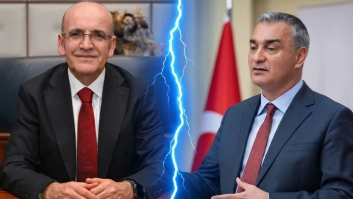 Müslim Sarı ve Mehmet Şimşek’in yan yana yer aldığı, aralarında yıldırım görseli bulunan kompozisyon