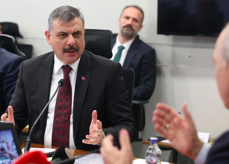 İçişleri Bakanı Mustafa Çiftçi toplantı sırasında konuşuyor