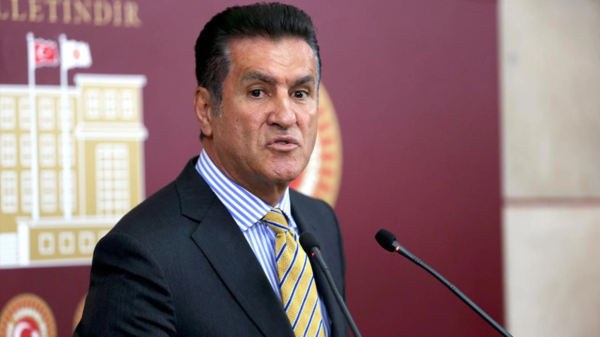 Mustafa Sarıgül açıklama yaparken