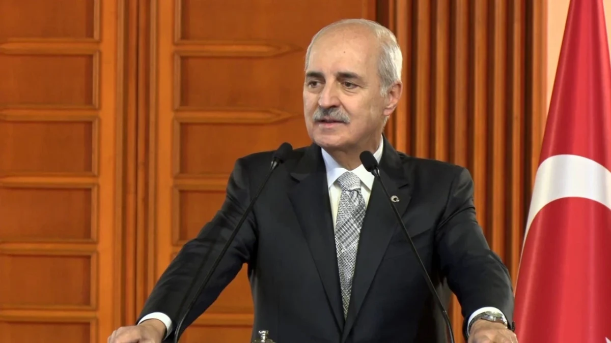 TBMM Başkanı Numan Kurtulmuş, kürsüde konuşurken