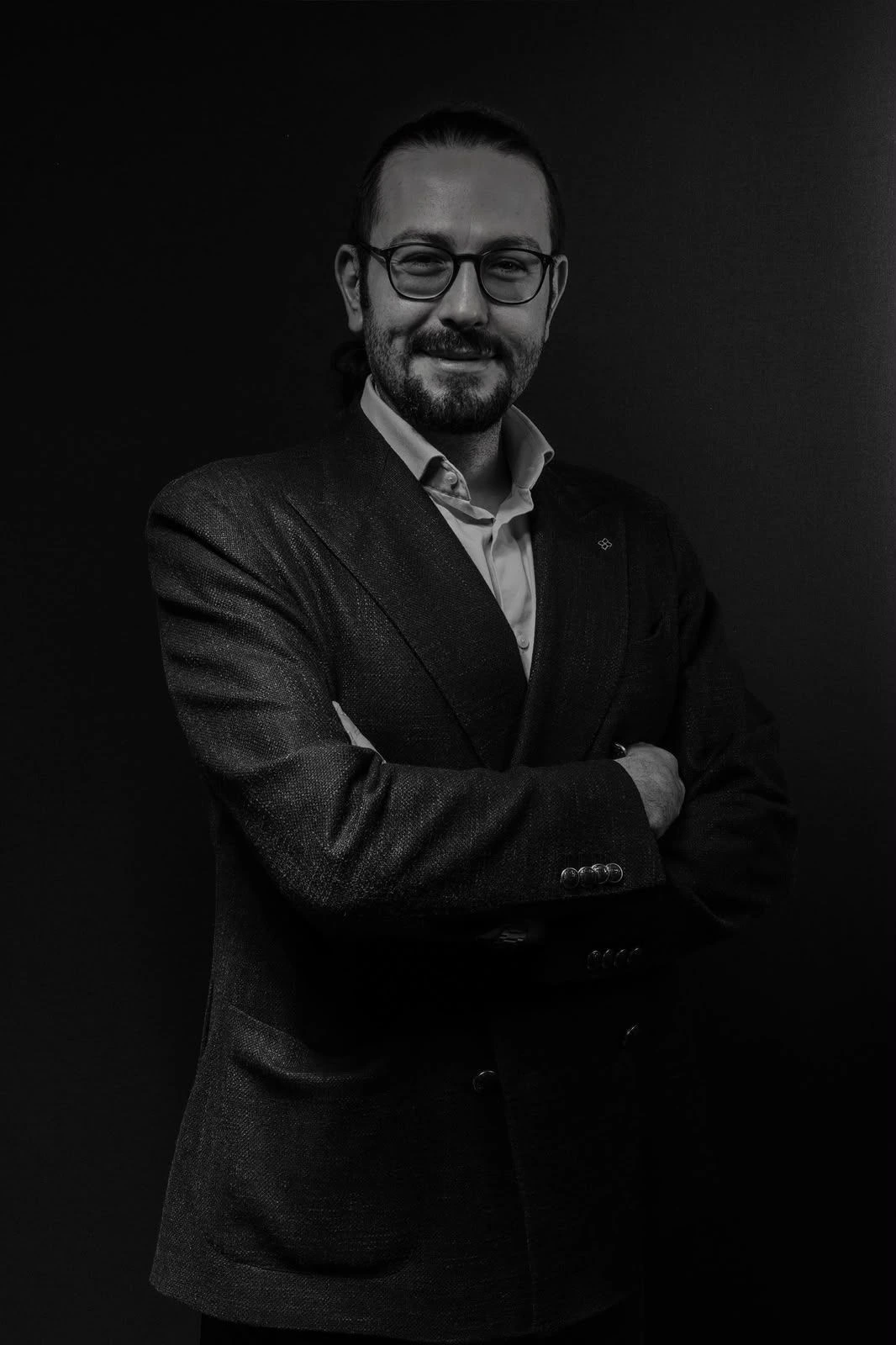 Op. Dr. Sinan Eroğlu’nun portresi