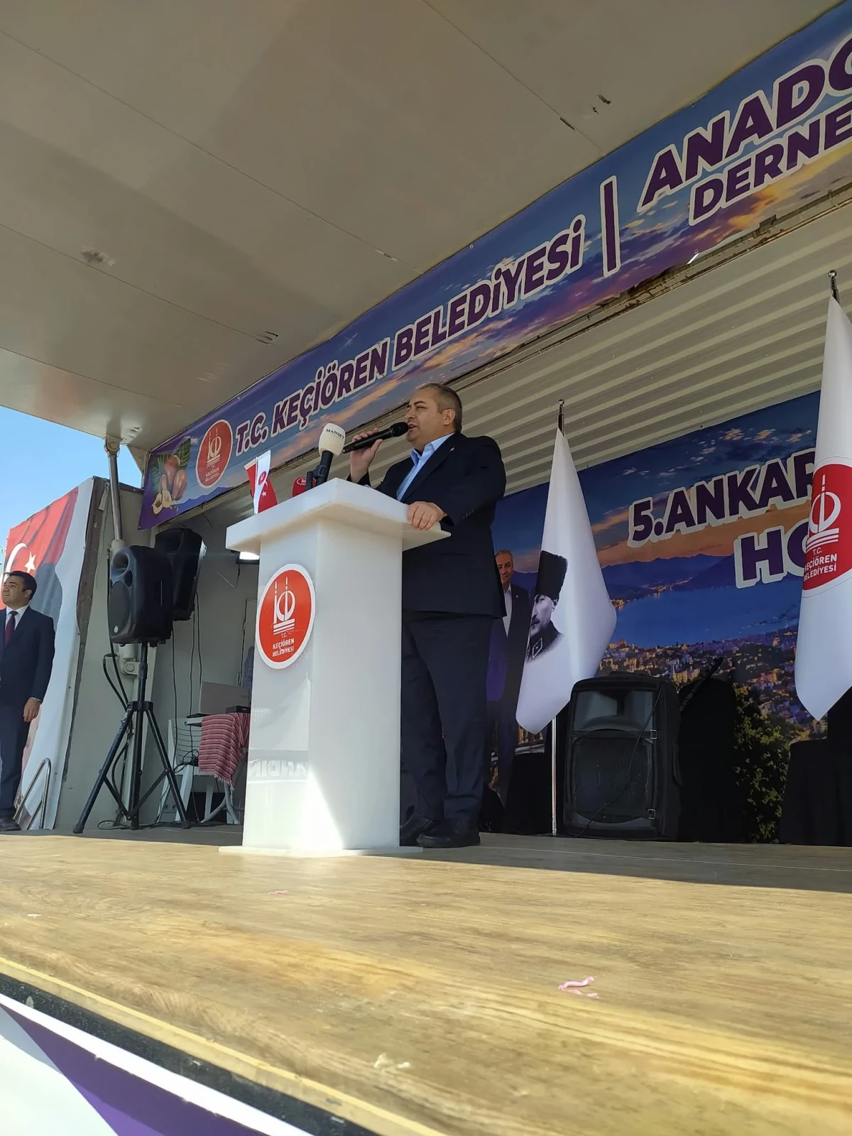 Keçiören’de Ordu Günleri açılışında konuşma yapan belediye başkanı
