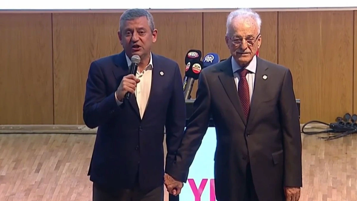 Özgür Özel ve Murat Karayalçın programda yan yana