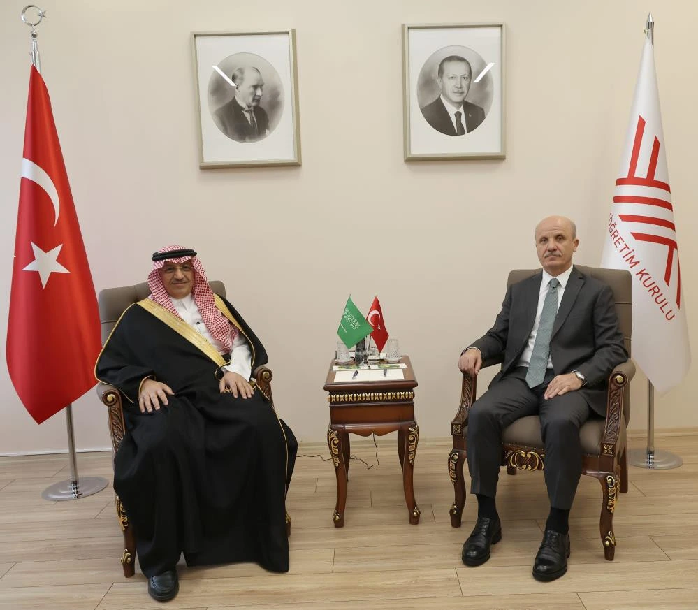 Erol Özvar ve Yousef Bin Abdullah Al Benyan görüşme sırasında