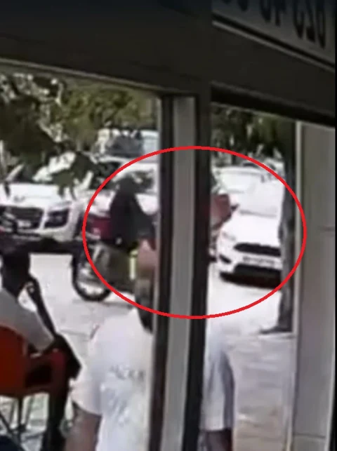Polatlı’da motosiklet ile otomobilin çarpıştığı kaza anının güvenlik kamerası görüntüsü