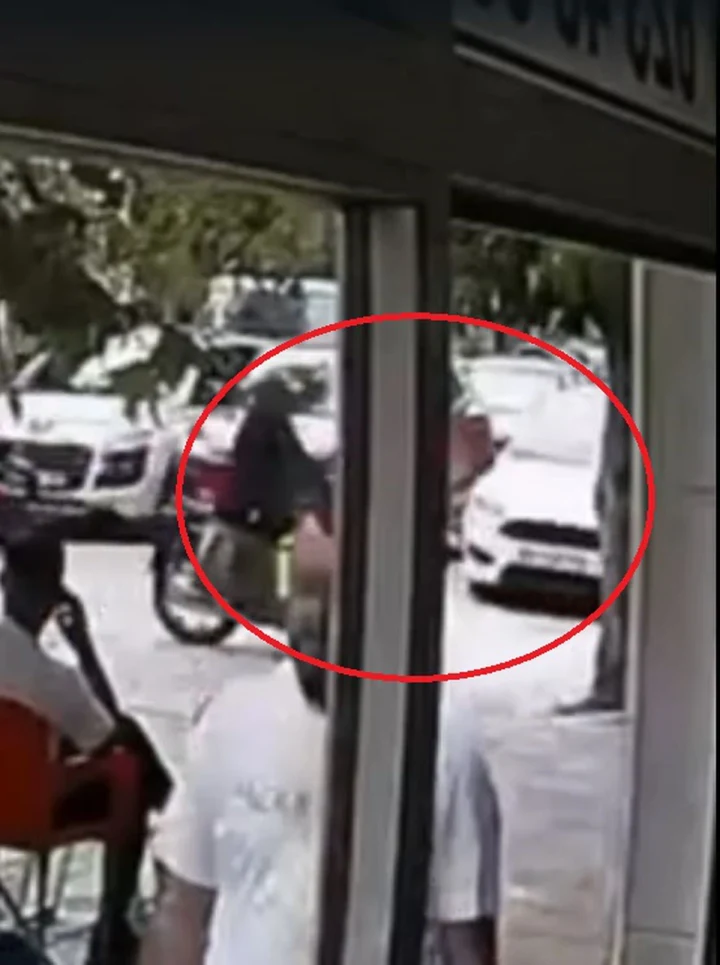 Polatlı’da motosiklet ile otomobilin çarpıştığı kaza anının güvenlik kamerası görüntüsü