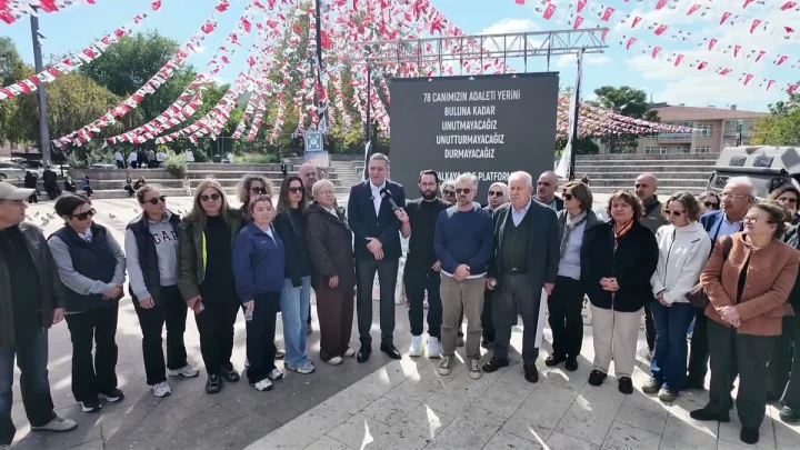 Erinç Sağkan ve aileler, Ankara Anıtpark’taki 78 Can İçin Adalet Nöbeti’nde bir arada
