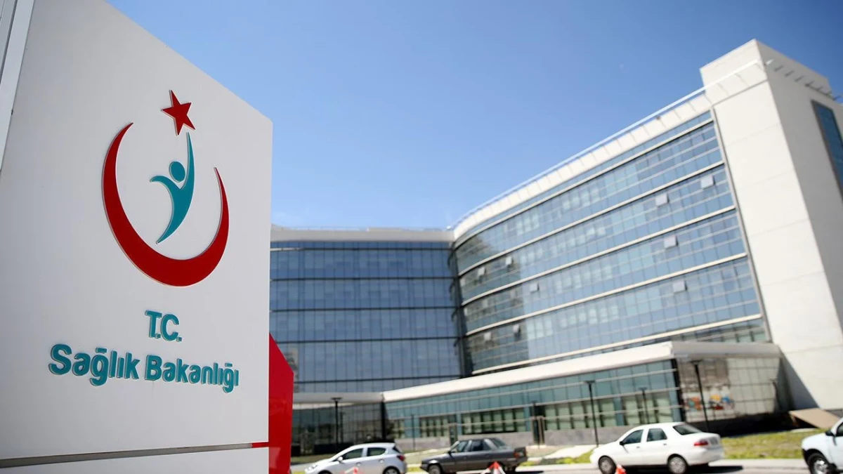 Sağlık Bakanlığı binası önündeki tabela ve bina görünümü