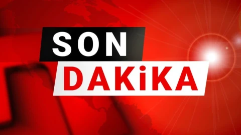 Son dakika haberlerini simgeleyen kırmızı grafik üzerinde “Son Dakika” yazısı