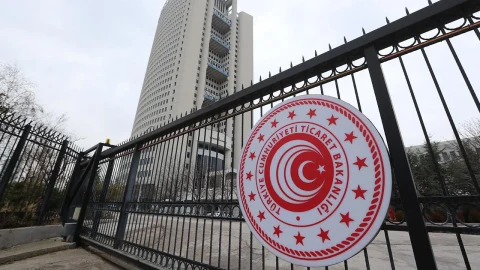 İstanbul’daki operasyonlarda 142 bin elektronik sigara ele geçirildi