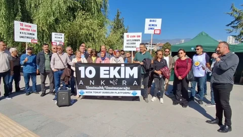 Tokat’ta 10 Ekim Ankara Garı saldırısında hayatını kaybedenleri anmak için bir araya gelen grup