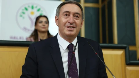 Tuncer Bakırhan, DEM Parti grup toplantısında konuşuyor