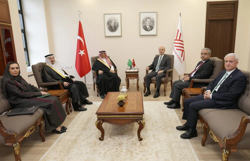 Türkiye ve Suudi Arabistan heyetleri YÖK binasında bir arada