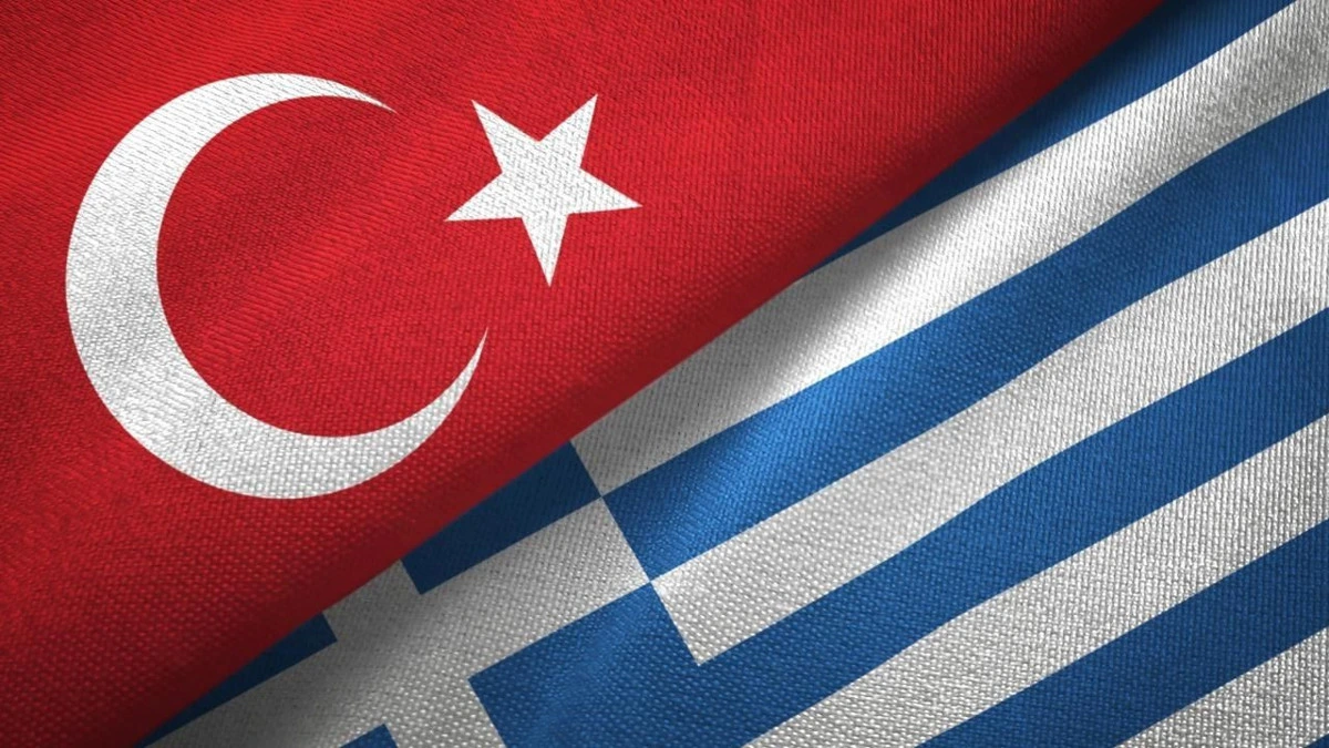 Türkiye ve Yunanistan bayrakları