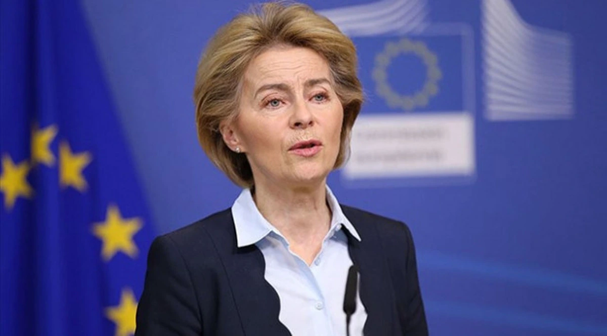 Ursula von der Leyen’in kürsü önünde konuştuğu fotoğraf