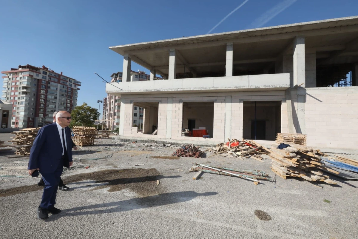 Fethi Yaşar, Yahyalar Kültür Merkezi’nin şantiye alanında