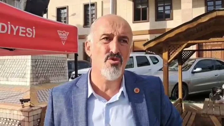 YENİ Parti Şavşat İl Genel Meclisi Üyesi Yaşar Gülel konuşurken