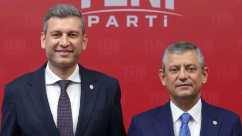 YENİ Parti Ankara İl Başkanı seçilen İbrahim Karaca ve YENİ Parti Genel Başkanı Ömer Faruk Başaran