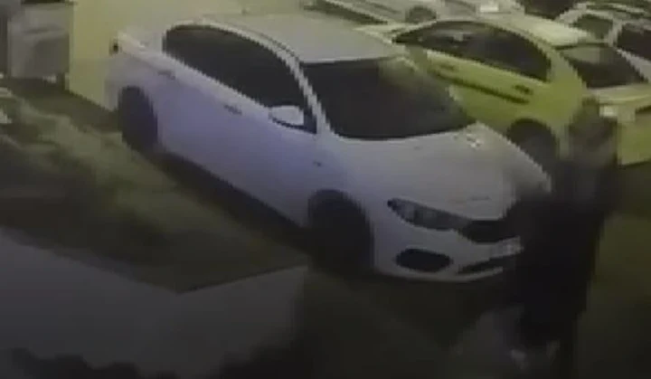 Demetevler’de park halindeki araçların yanında yaşanan silahlı saldırının güvenlik kamerası görüntüsü