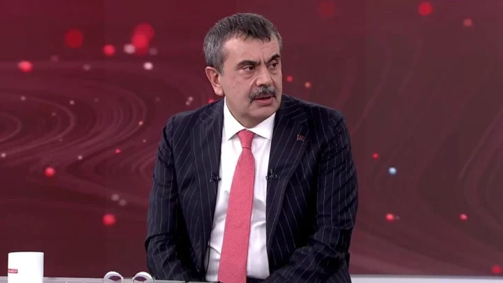 Milli Eğitim Bakanı Yusuf Tekin canlı yayında açıklamalarda bulunuyor
